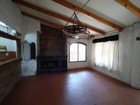 Casa en Alquiler en Capitan Bermudez, $ 680.000