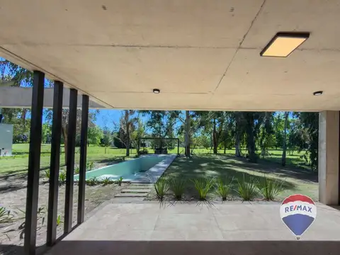 Casa en Alquiler con 1 cochera