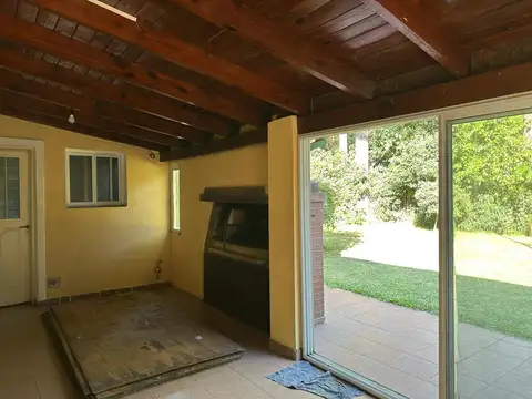Casa 5 ambientes con 2 baños