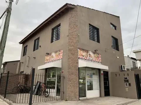 Dúplex en venta - 3 dormitorios 3 baños - 100mts2 totales - Ciudad Evita