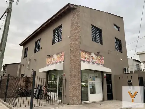 Dúplex en venta - 3 dormitorios 3 baños - 100mts2 totales - Ciudad Evita