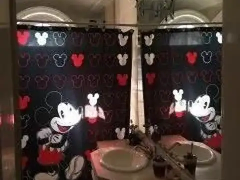 Casa 6 ambientes con 4 baños