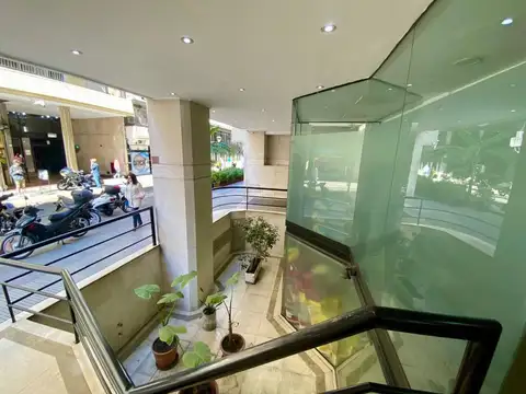 Oficina en Alquiler con 1 cochera