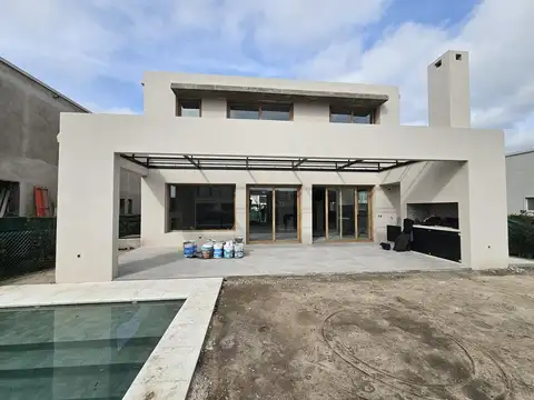 Casa 6 ambientes con 3 baños