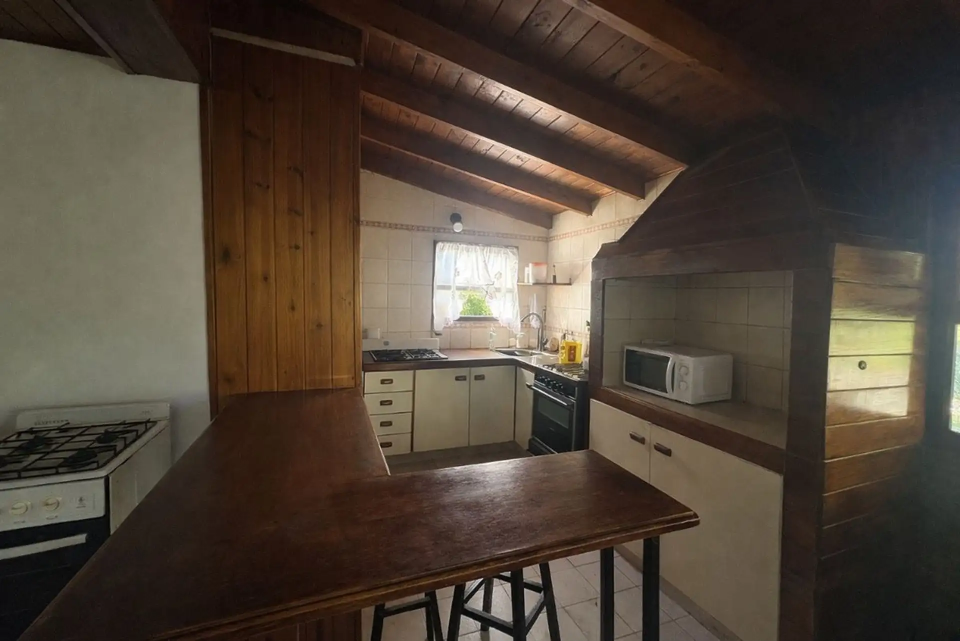 VENTA PH 4 AMBIENTES POR ESCALERA + 2 DPTO CERRITO