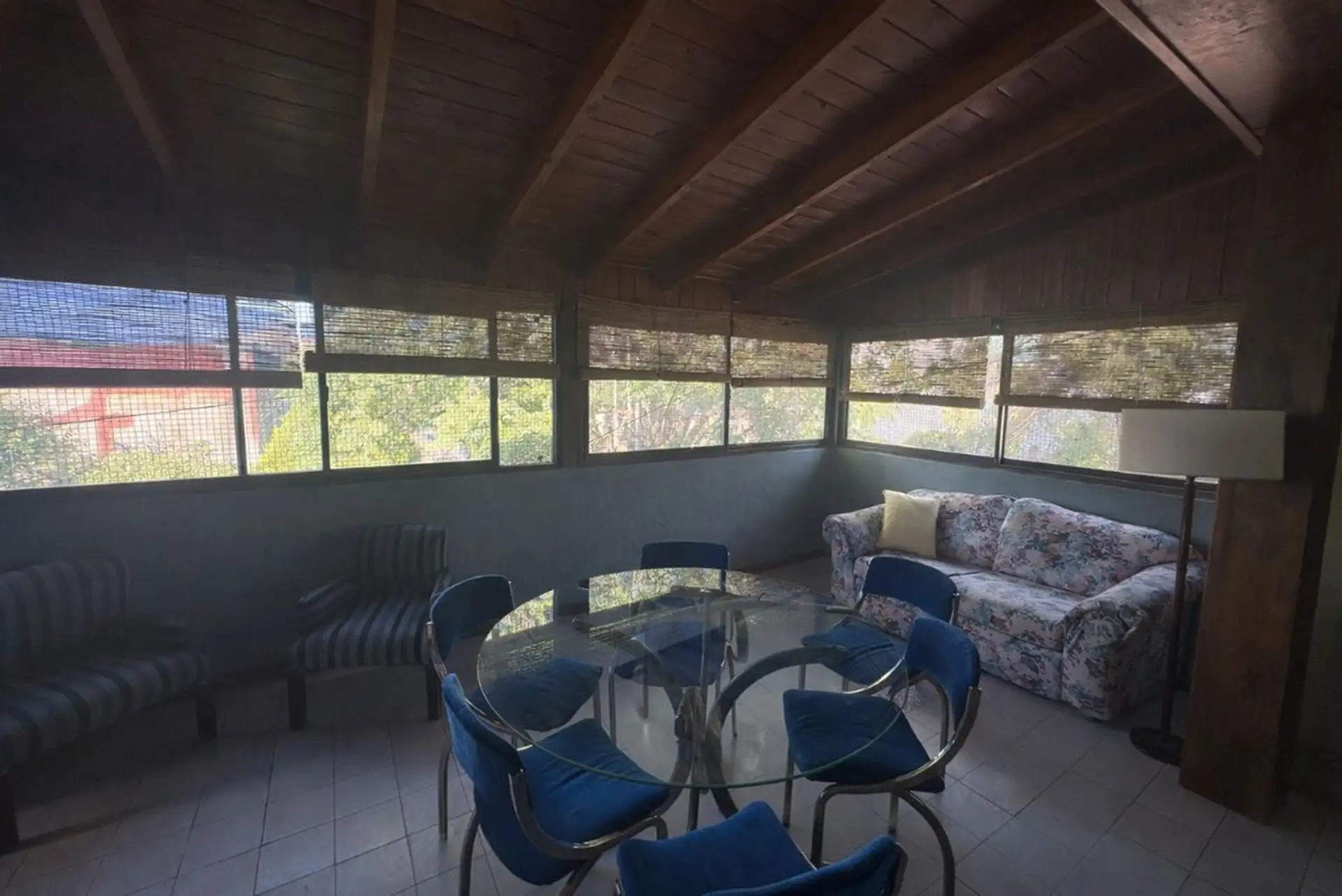 VENTA PH 4 AMBIENTES POR ESCALERA + 2 DPTO CERRITO