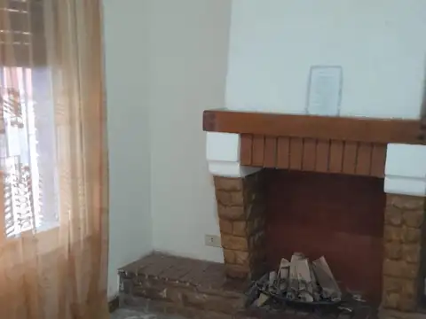 MONTECASTRO.PJE DELAMBRE 4600 PH PB Y 1ER.PISO 4 AMBIENTES 2 BAÑOS 