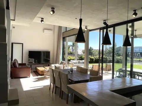 Casa en Venta en El Cantón - Barrio Islas, USD 474.000