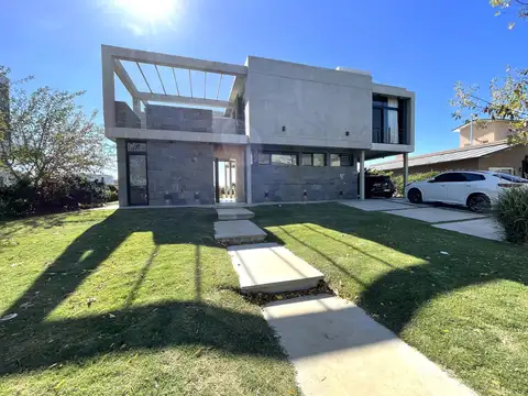 Casa en Venta en El Cantón - Barrio Islas, USD 475.000