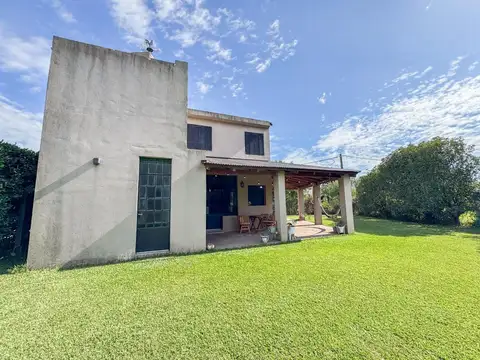 Casa 2 ambientes con 2 baños