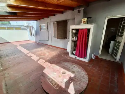 Venta - Amplio departamento 2 ambientes - Apto profesional