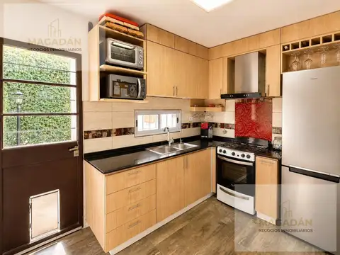 Venta - Casa de 3 ambientes en Villa luzuriaga - apto crédito - acepta permuta