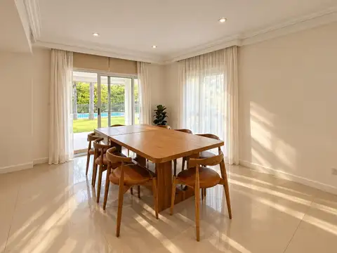 Casa en Venta en Campos De Álvarez, USD 540.000