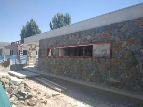 Casa en Venta con 3 cocheras