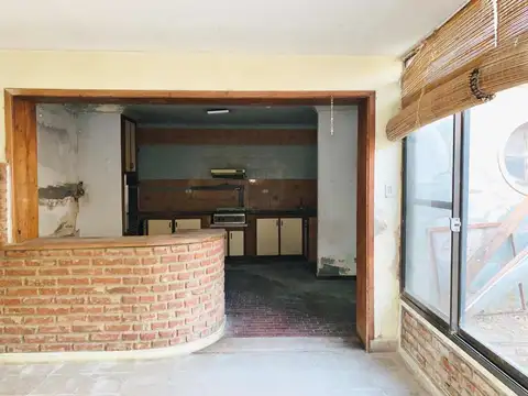 VENTA CASA 6 AMBIENTES PILETA Y GARAGE 25 DE MAYO