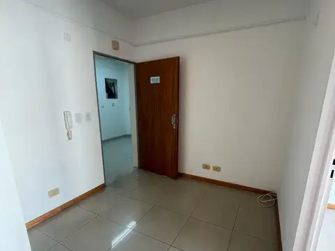 * ALQUILER OFICINA EN ZONA CÉNTRICA * *APTO TODO DESTINO*