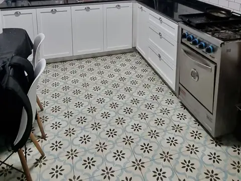 Depto Tipo Casa en Venta con 2 cocheras