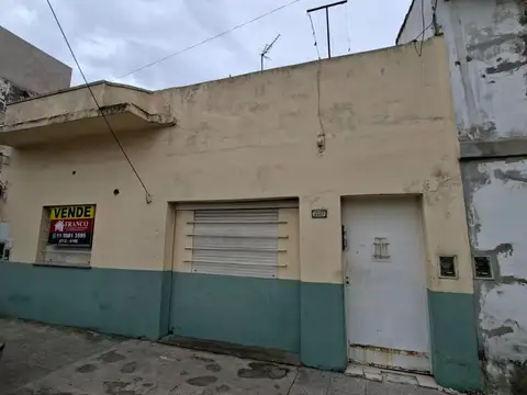 3 DEPARTAMENTOS C/GALPON SOBRE LOTE PROPIO