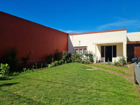 Casa en venta - 2 Dormitorios 2 Baños - Mar del Plata