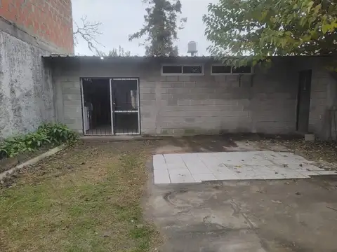 CASA EN VENTA EN MERLO, MONTALVO 1300