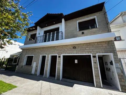 Venta Ph 4 ambientes con Quincho y Terraza. Zona San Carlos