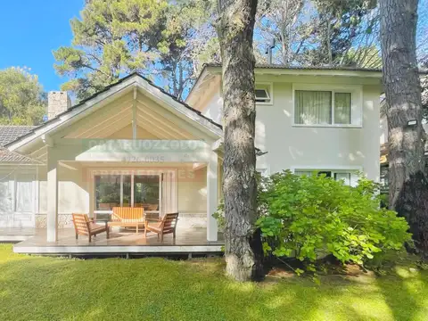 Casa 4 ambientes con 3 baños