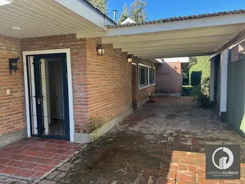 CASA VENTA 3/4 DORMITORIOS JARDIN FISHERTON TRADICIONAL ROSARIO