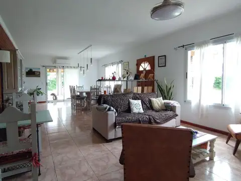 CASA EN VENTA-B. SAN ALFONSO- PILAR DEL ESTE