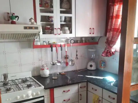 VENTA CASA 3 AMB + AMPLIO LOCAL APTO CRÉDITO
