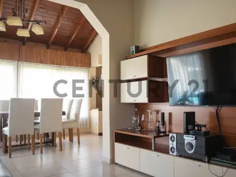 VENTA CASA BARRIO DE VICENZO GRANDE PILAR