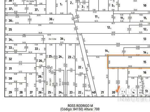 Casa 8 ambientes con 3 baños