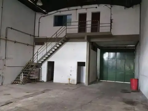 Galpon en Venta 10  mts Frente