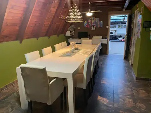 Casa en Venta con 2 cocheras