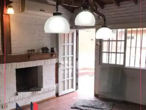 Casa en Venta con 1 cochera
