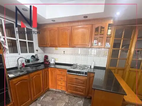 Casa 5 ambientes con 2 baños