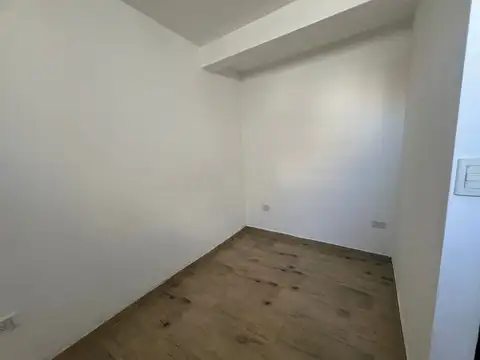 Alquiler dúplex 4 amb con doble balcón y patio