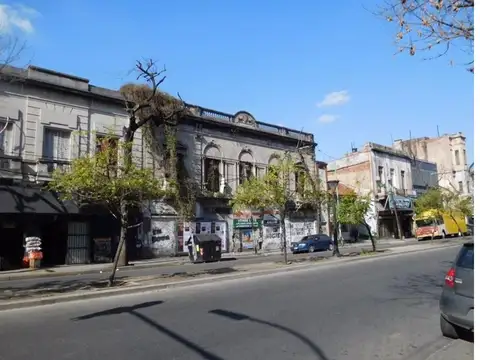 Avenida Almirante Brown 1300