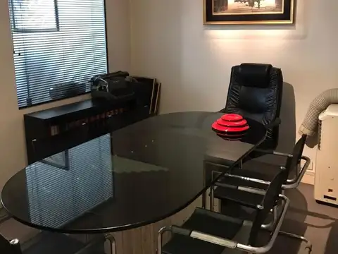 Oficina 4 ambientes con 2 baños