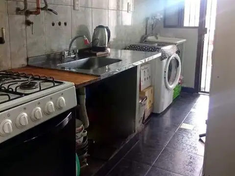Casa 4 ambientes con 1 baño