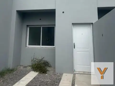 Casa en venta - 2 Dormitorios 2 Baños - La Plata