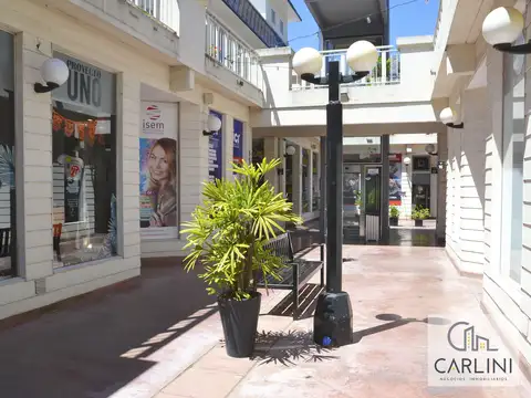 Local en Alquiler en Funes, $ 700.000