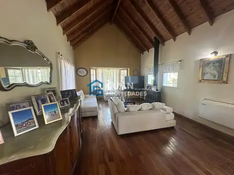 Casa 4 ambientes con 3 baños