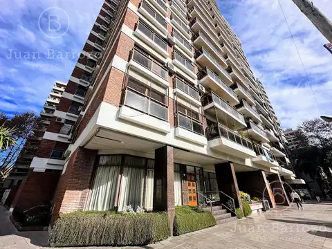 Venta Departamento de 3 ambientes con cochera en Lomas de Zamora Oeste.