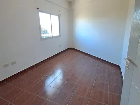 Departamento en Alquiler en Villa Celina, $ 500.000