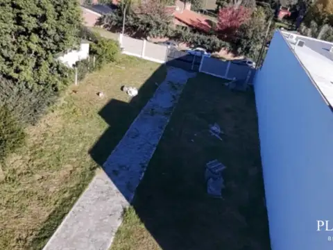 Terreno en Venta 20  mts Fondo
