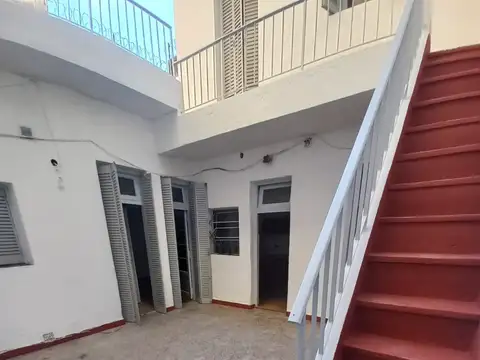 PH AL CONTRAFRENTE 3 AMBIENTES CON GRAN PATIO Y GRAN TERRAZA ADMITE UNA MASCOTA Y TIENE UNA PARRILLA