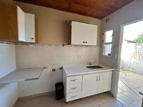 departamento dos ambientes en alquiler Champagnat 343