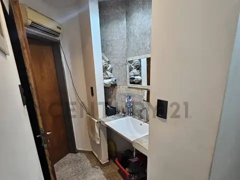 8 Entre 652 y 653 5900, Piso 0