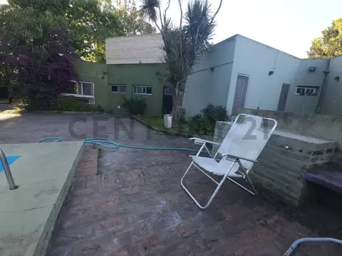 8 Entre 652 y 653 5900, Piso 0