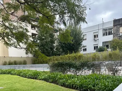 AMBIENTE GRANDE CON BALCON EDIF, AMENITIES  EN ALQUILER